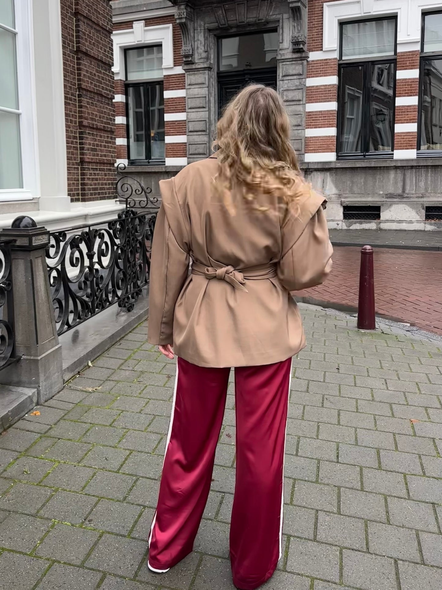 Isabella Blazer mit Gürtel Beige