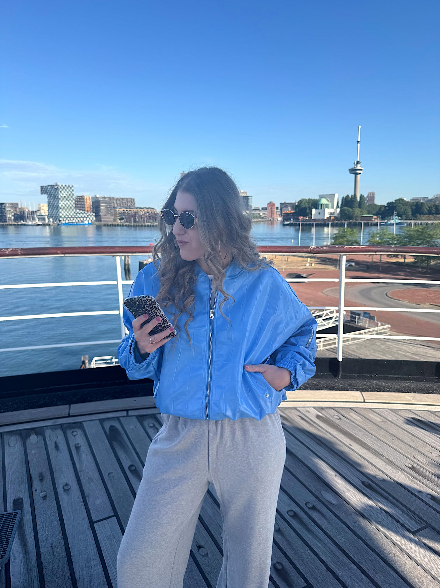 Studio Amaya Nox leer look bomber jacket blue