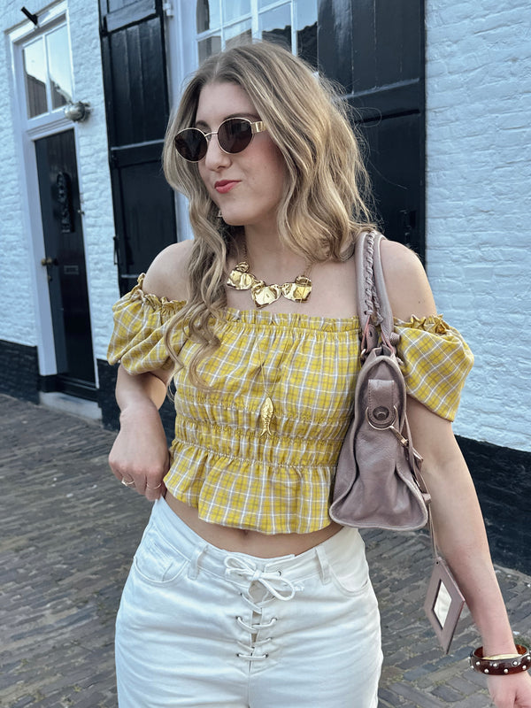 Sam top off shoulder ruitjes yellow