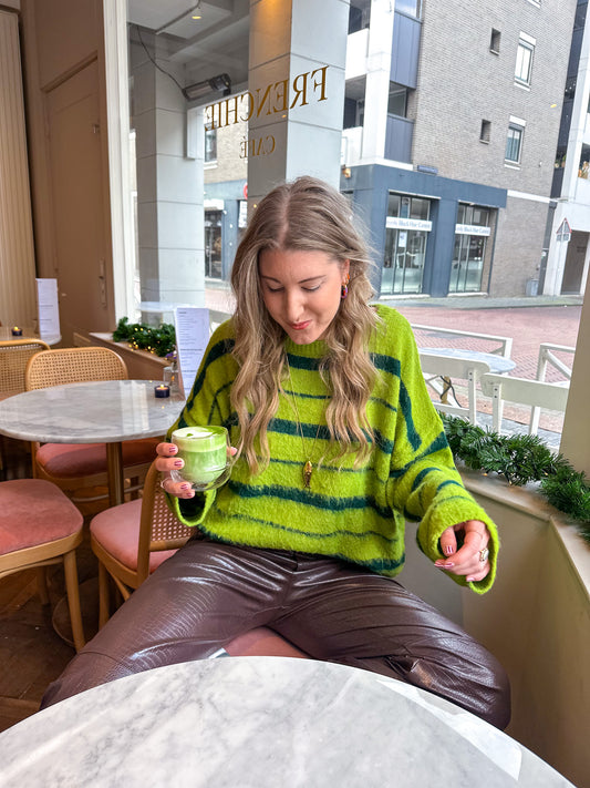 Tess grüner gestreifter Pullover