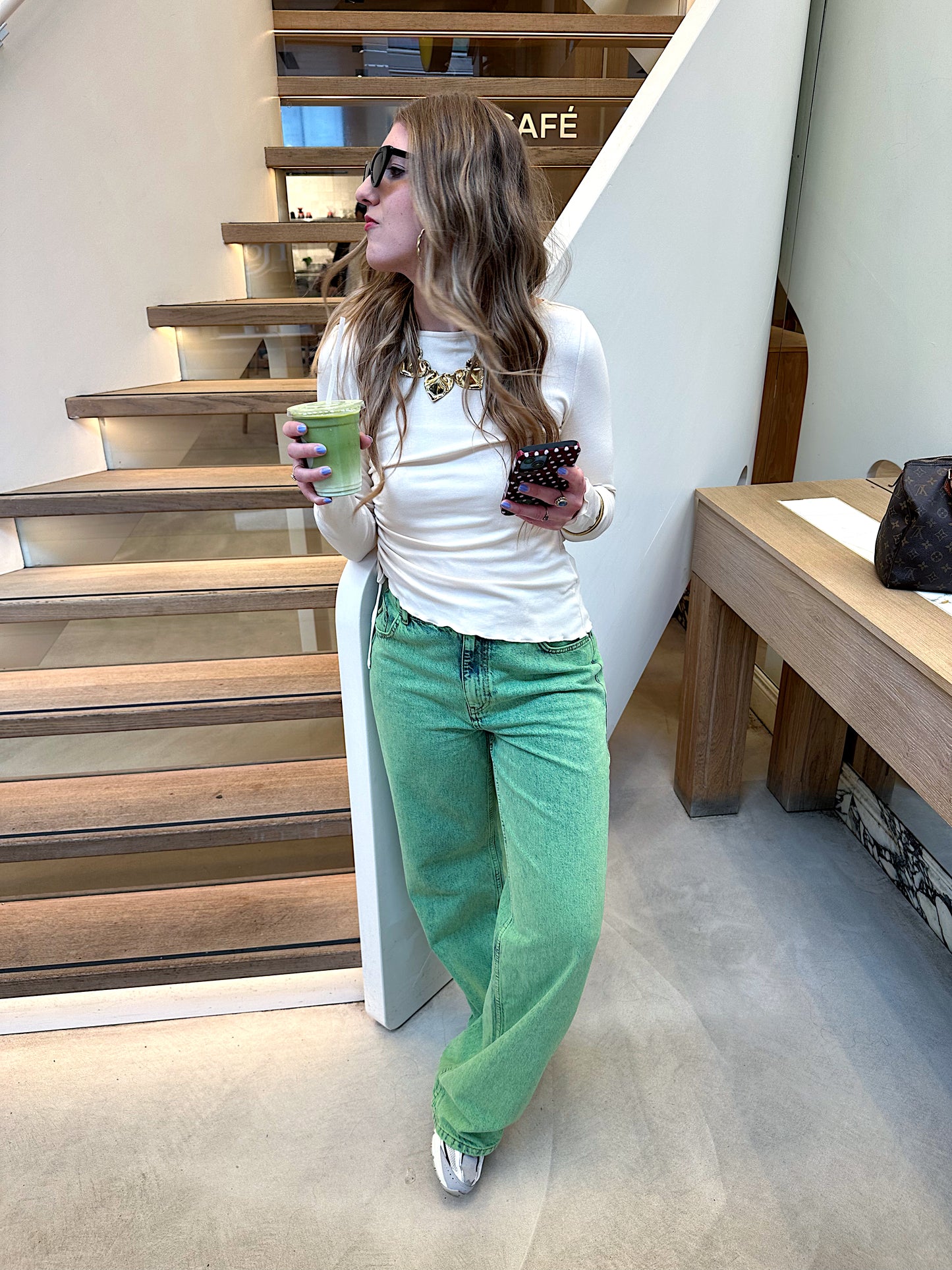 Elles soft getailleerde longsleeve creme