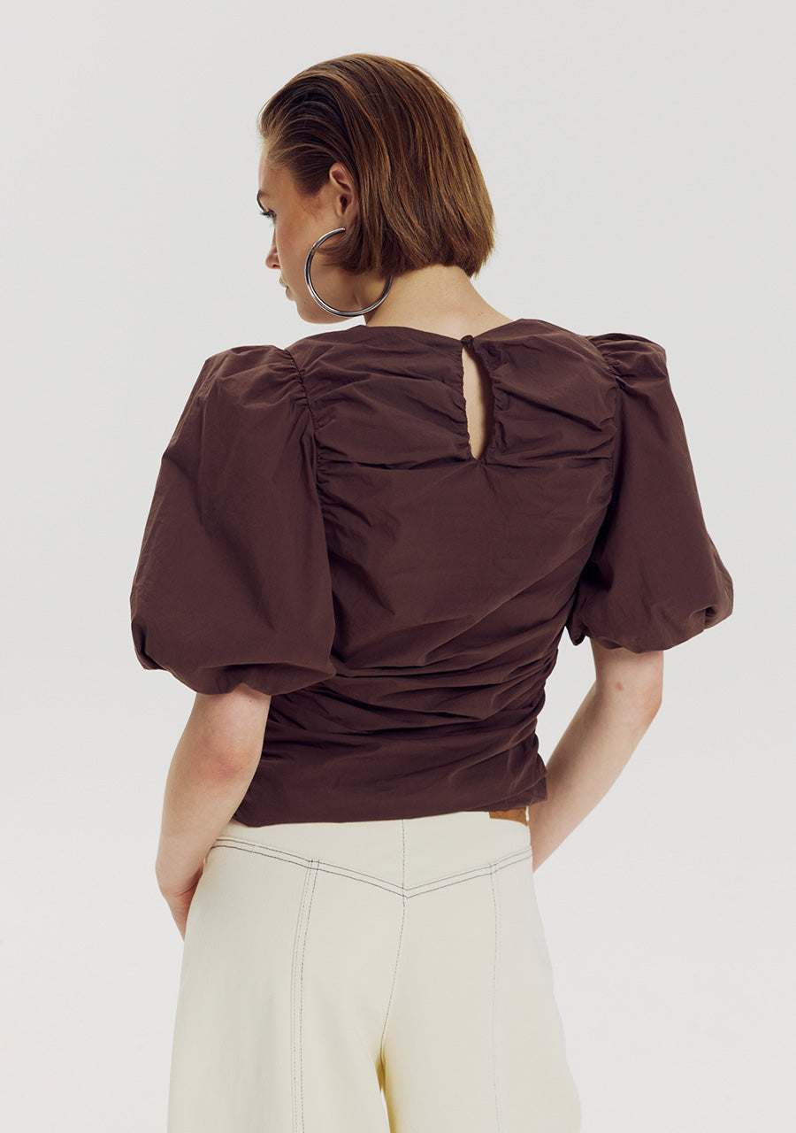 Harper & Yve Niko top bruin