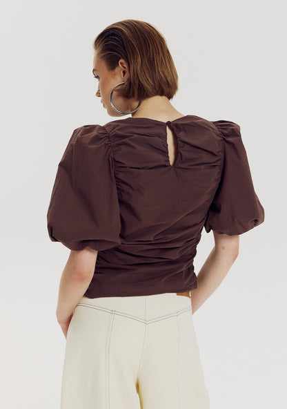 Harper & Yve Niko top bruin