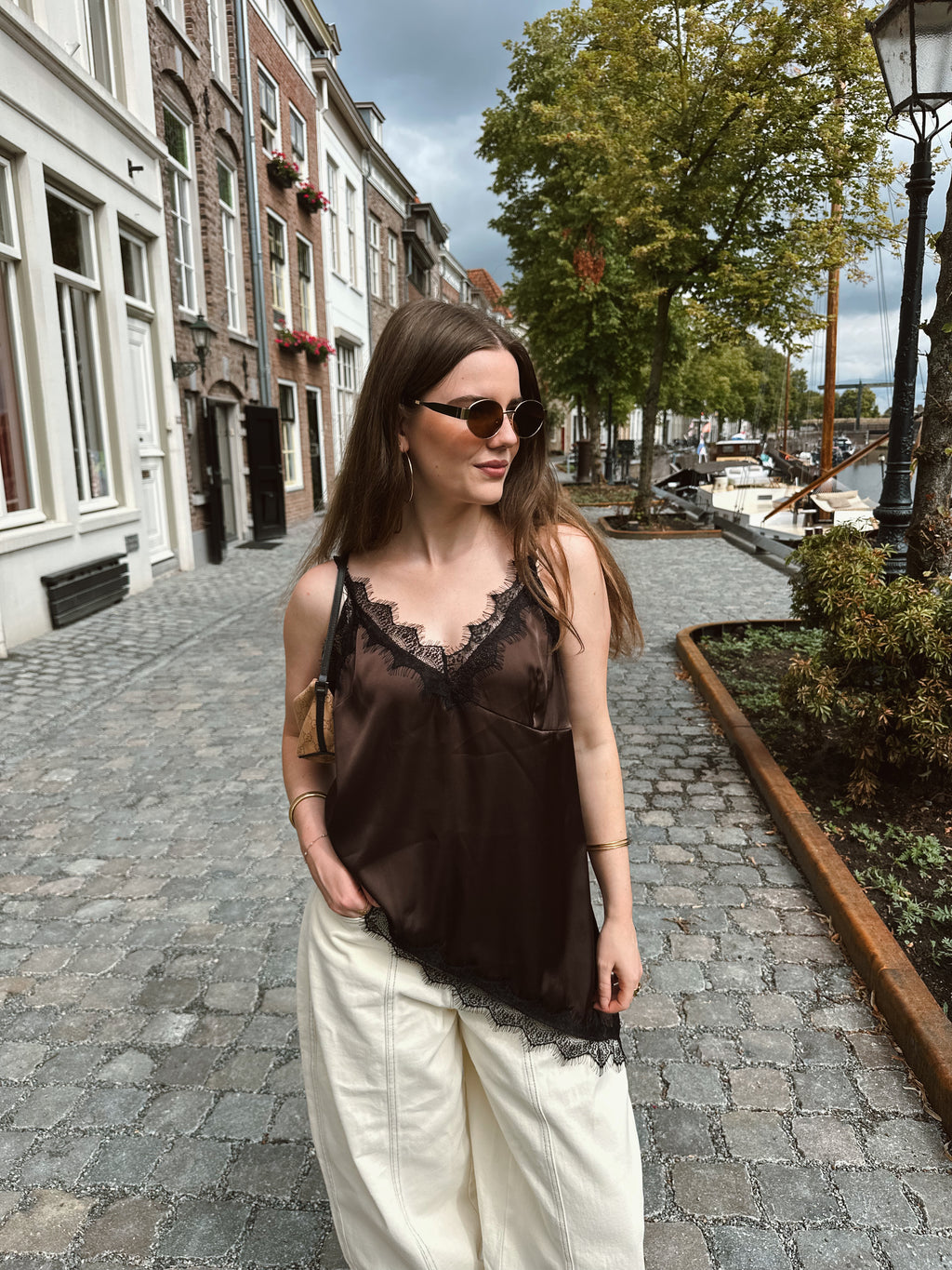 Imme Lace Top Braun asymmetrisch