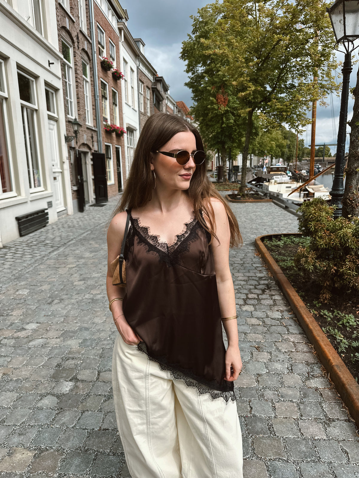 Imme Lace Top Braun asymmetrisch