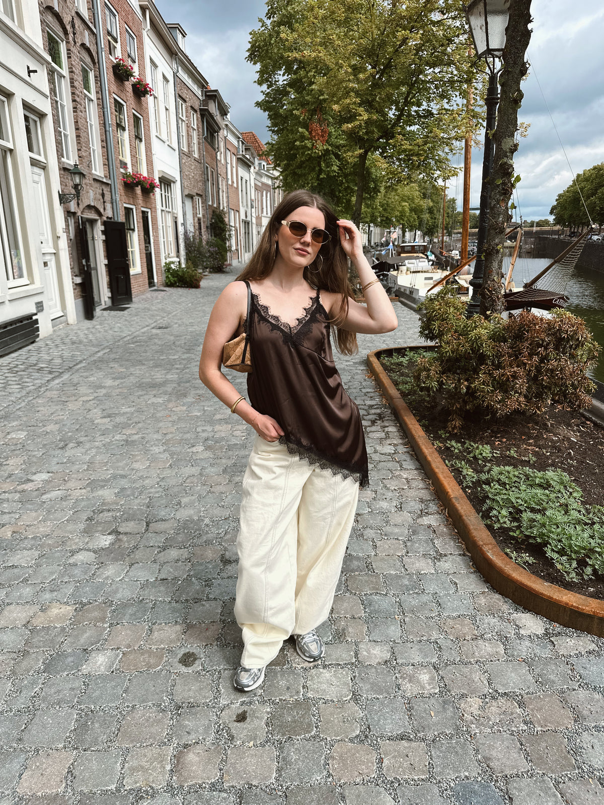 Imme Lace Top Braun asymmetrisch
