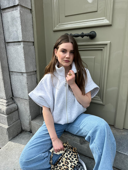Grijze sweater met korte mouwen