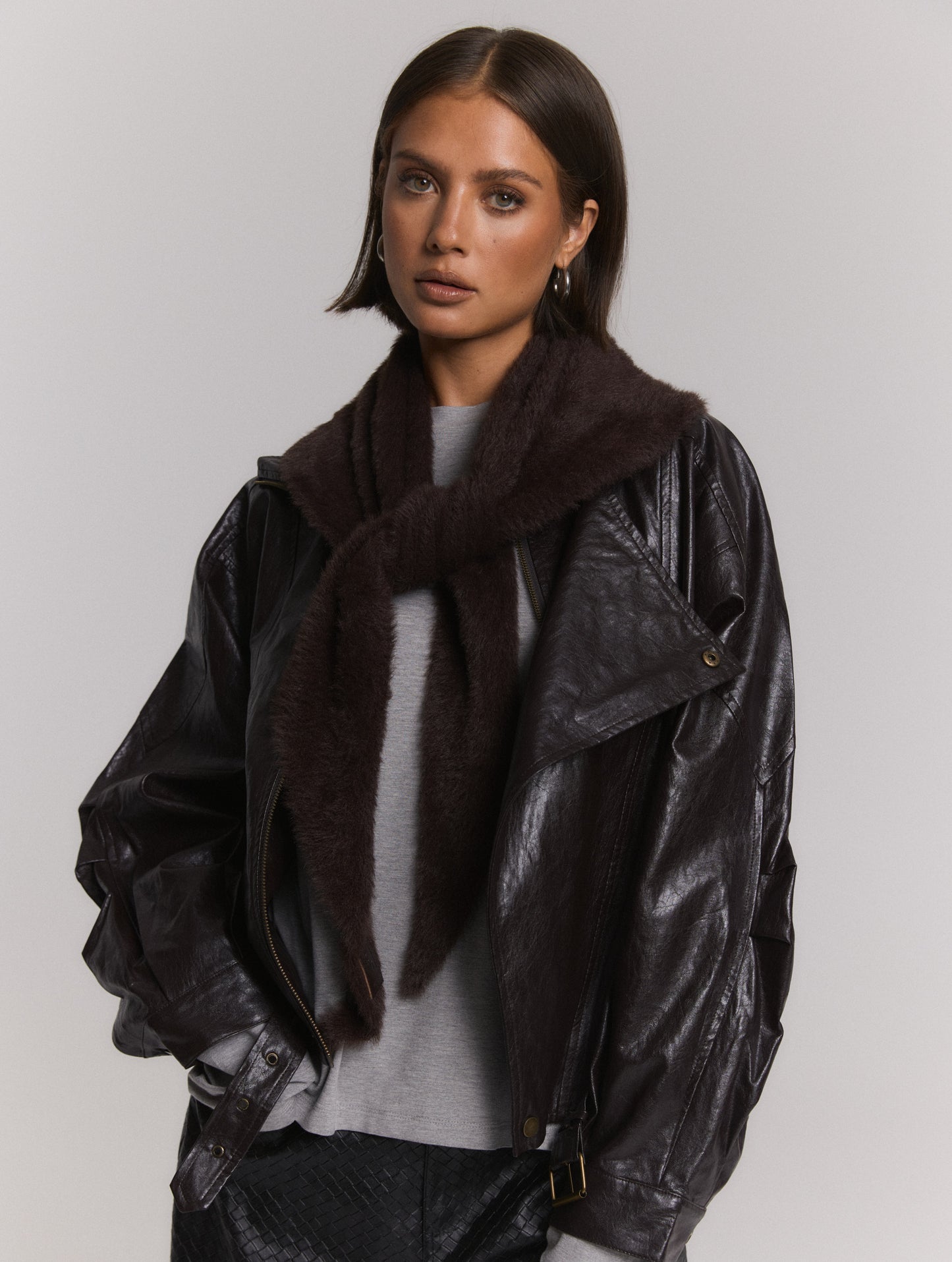 Refined Department Saar triangle scarf brown