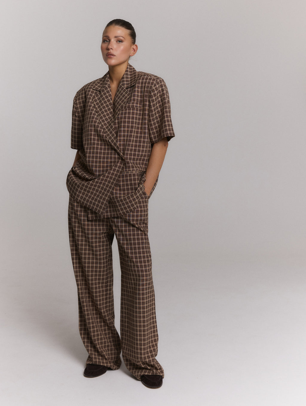 Refined Department PUCK check pants en ELLA check blazer co-ord set bruin