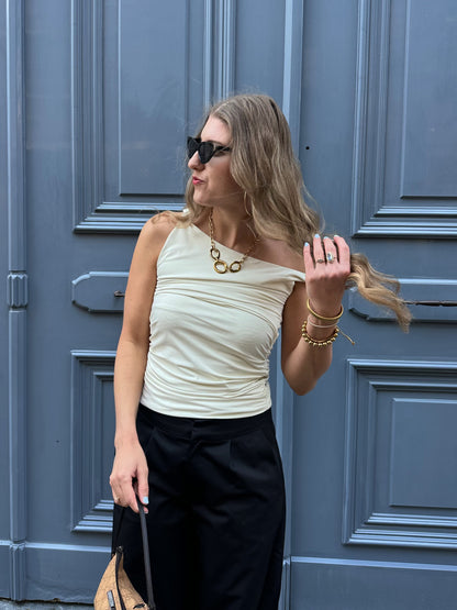 Yente basic off shoulder top wit