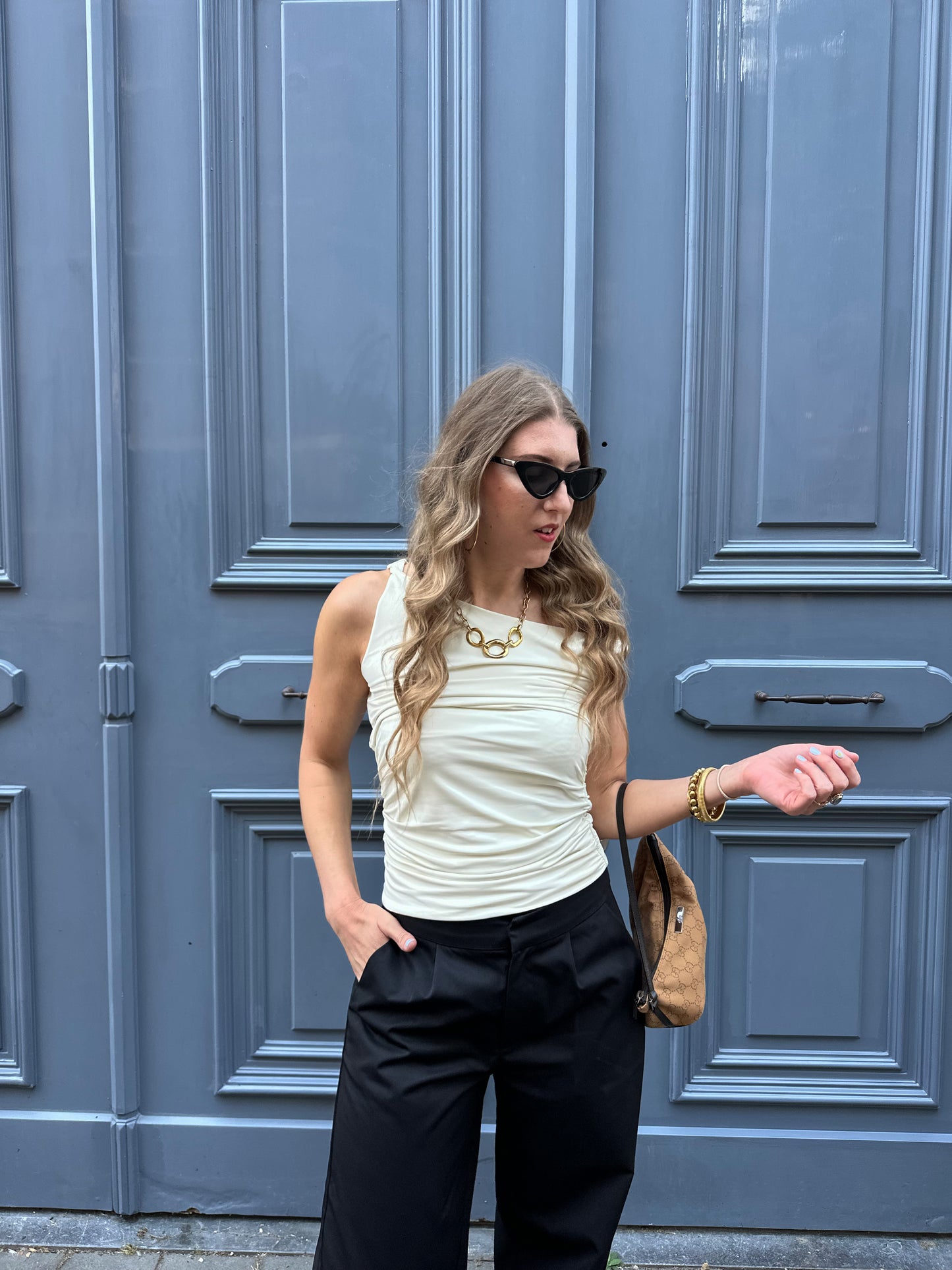Yente basic off shoulder top wit